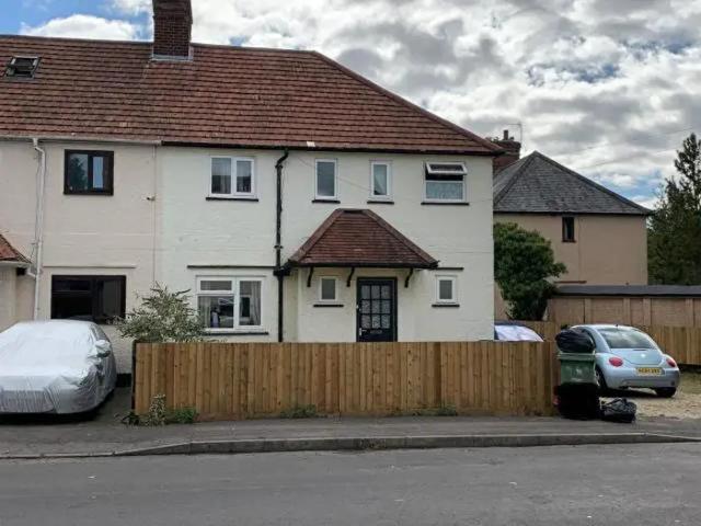 Apartment for rent in Cowley Marsh, The Slade