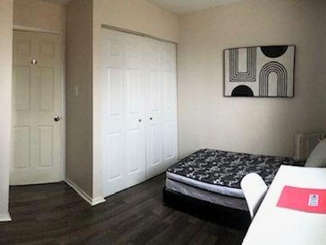 Room for rent in Wedgewood, Alberta