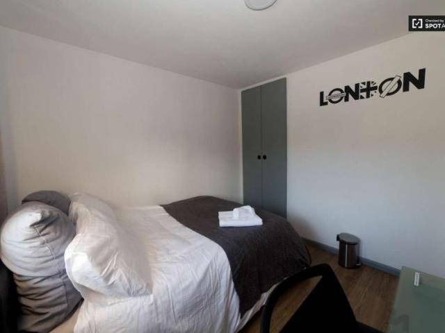 Room for rent in Lyons, Greater London