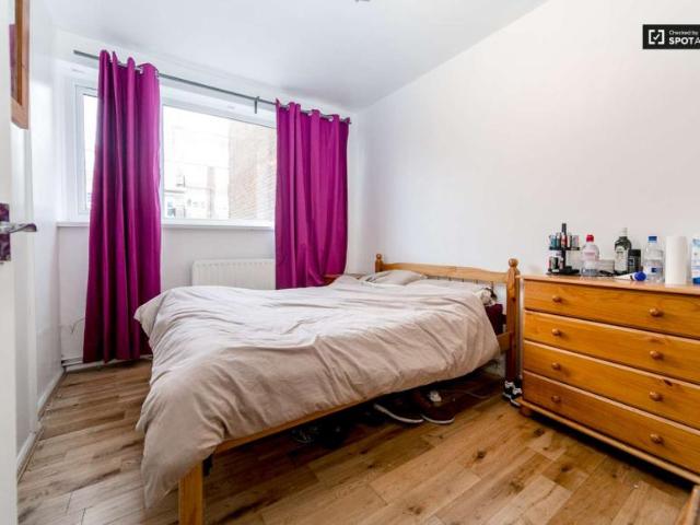 Room for rent in Lyons, Greater London