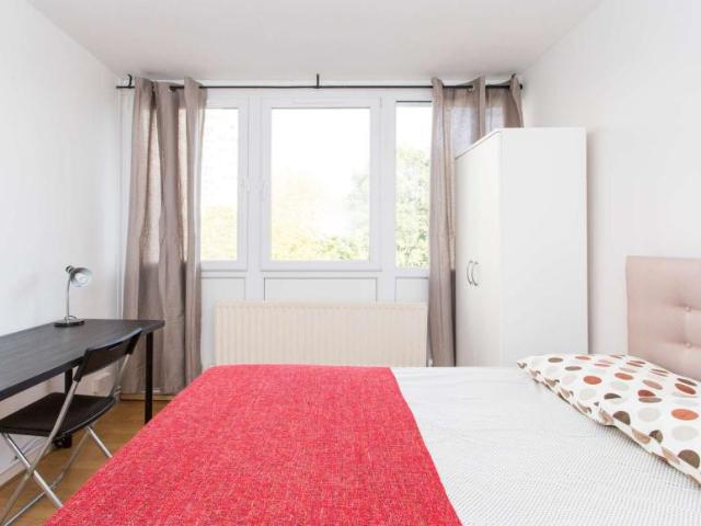 Room for rent in Lyons, Greater London