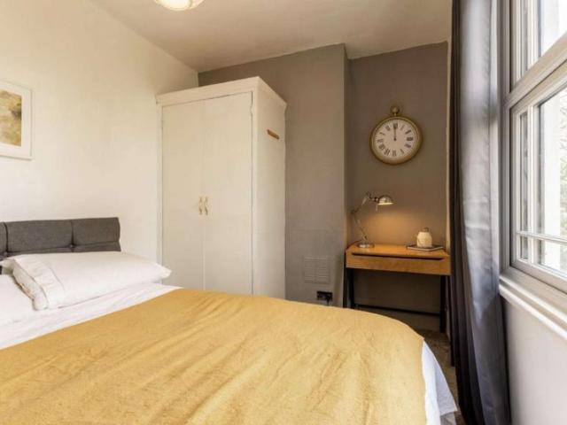 Room for rent in Lyons, Greater London