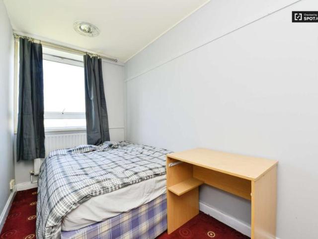 Room for rent in Lyons, Greater London