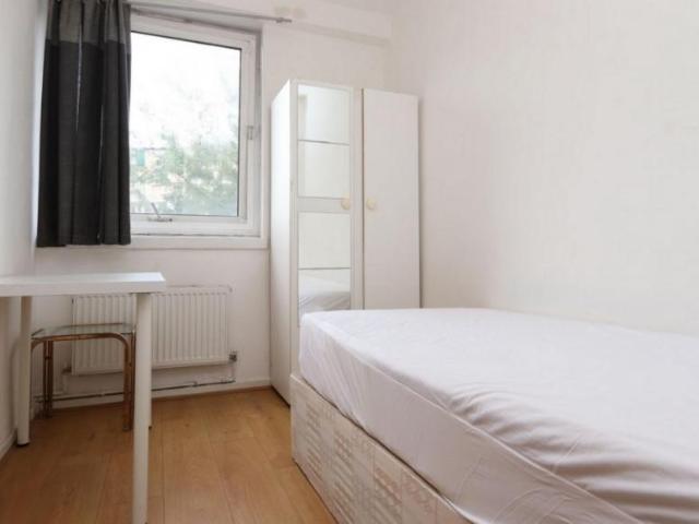 Room for rent in Globe Town, Greater London