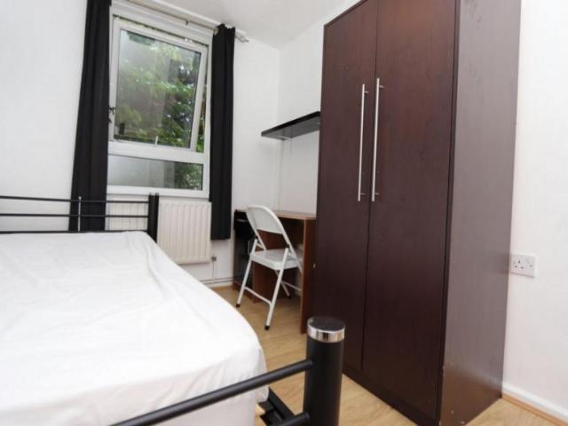 Room for rent in Bromley-by-Bow, Poplar Grove