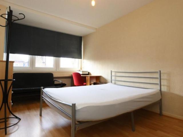 Room for rent in Stepney, Greater London