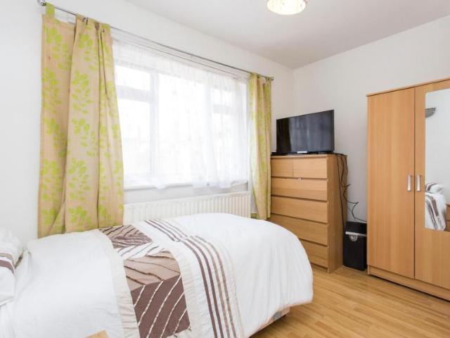 Room for rent in London Borough of Ealing, Greater London