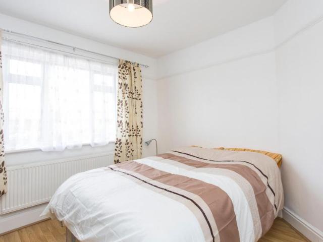 Room for rent in London Borough of Ealing, Greater London