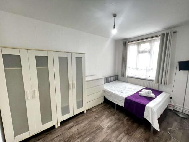 Room for rent in Lyons, Greater London