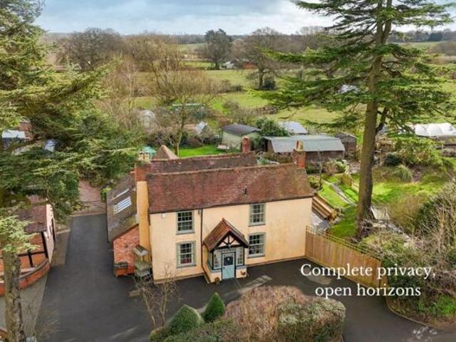 Room for sale in Tidbury Green, West Midlands