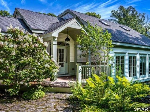 House for sale in Sharon, Northwest Hills Planning Region