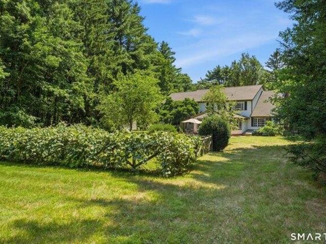 House for sale in Simsbury, Connecticut
