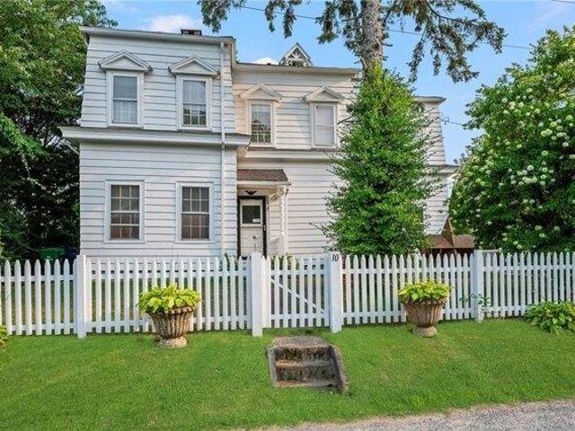House for sale in Wakefield, Rhode Island