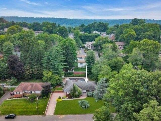 House for sale in Springfield, New Jersey