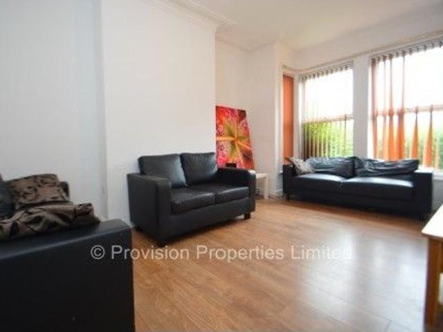 Room for rent in Beckett Park, Headingley