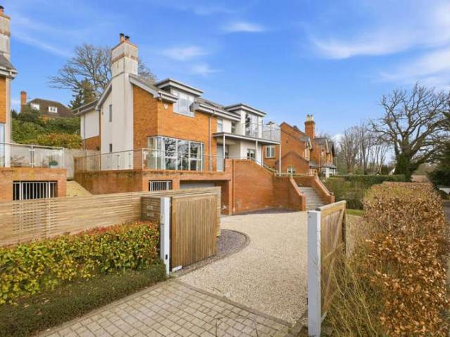 Studio for sale in Sunninghill and Ascot, Ascot