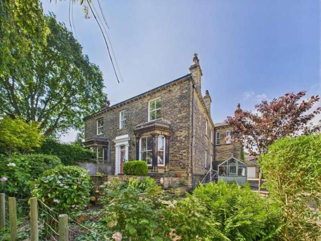 Studio for sale in Greengates, West Yorkshire