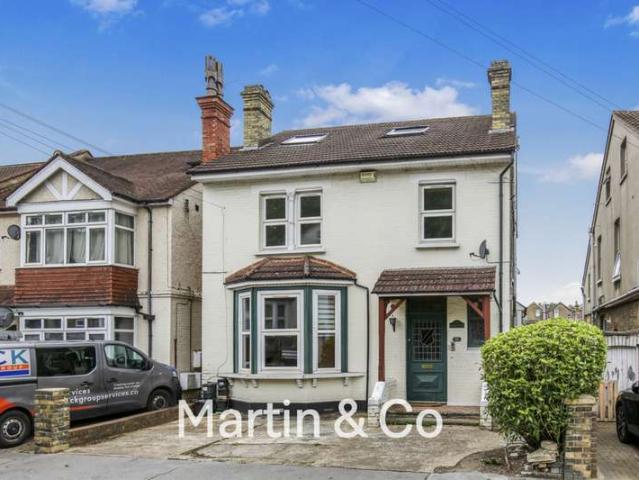 Studio for sale in London Borough of Croydon, Waddon