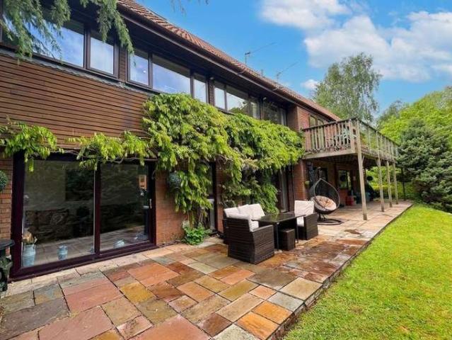 Studio for sale in Wales