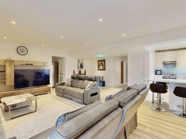 Studio for sale in Horsell, Woking