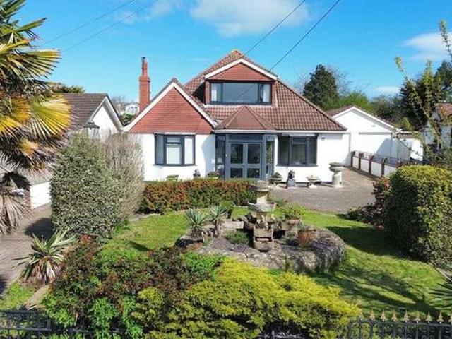 Studio for sale in Swanbridge, Sully