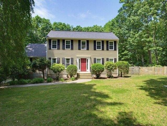 House for sale in Fiskdale, Massachusetts