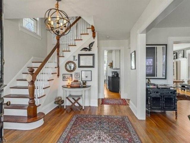 House for sale in Summit