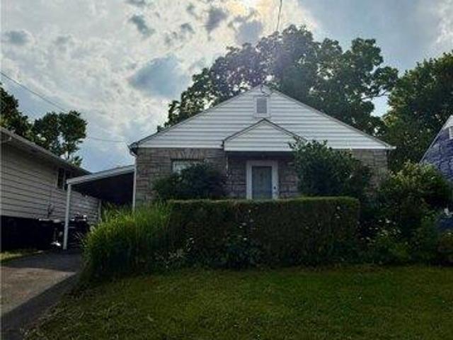 House for sale in Syracuse, New York