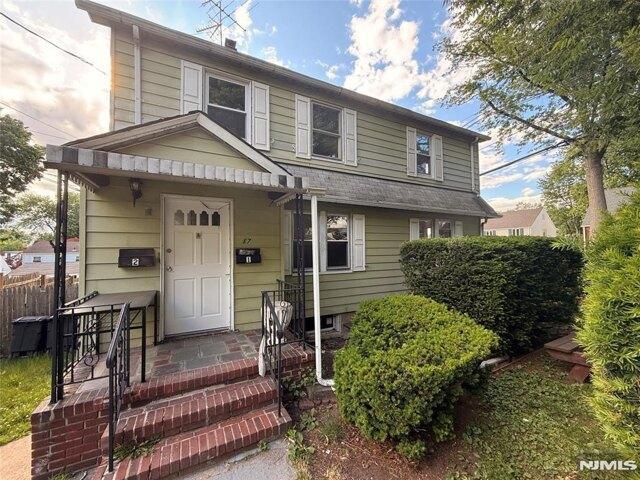 House for sale in Teaneck, New Jersey