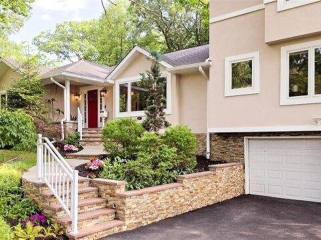 House for sale in Tenafly, New Jersey