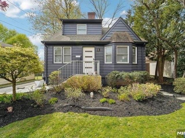 House for sale in Tenafly, New Jersey