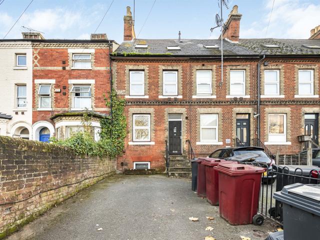 House for rent in Newtown, Reading