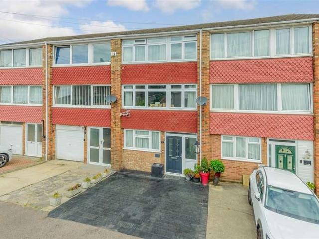 Cottage for sale in Worcester Park Estate, Monks Orchard
