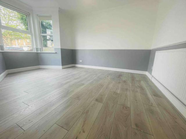 Terraced House for rent in London, Peckham