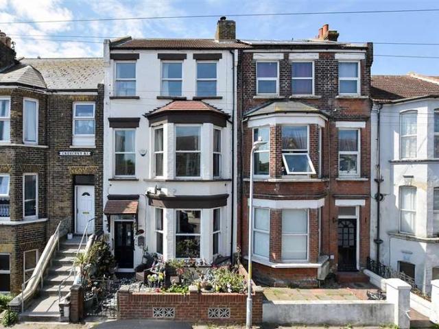 Cottage for sale in Westbrook, Acol