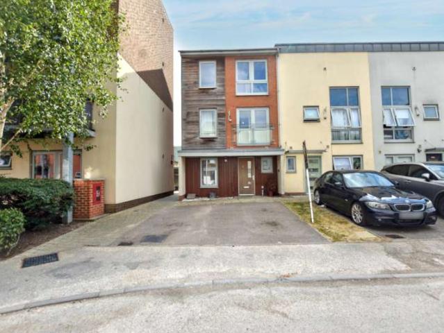 Cottage for sale in Monks Orchard, Kent