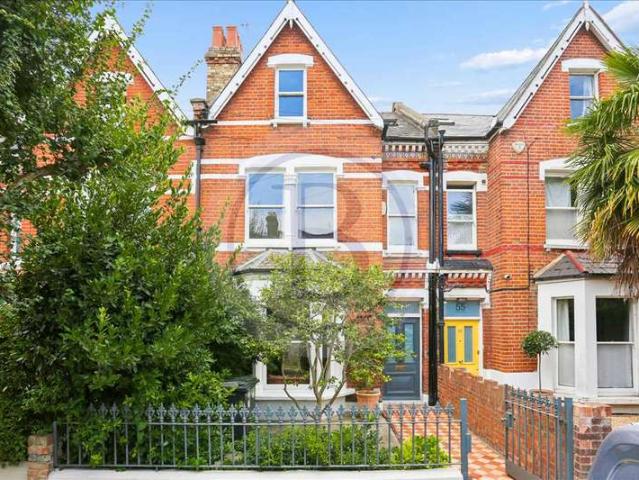 Cottage for sale in Holloway, Greater London