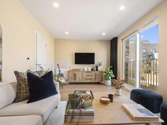 Apartment for sale in Stockwell, Greater London