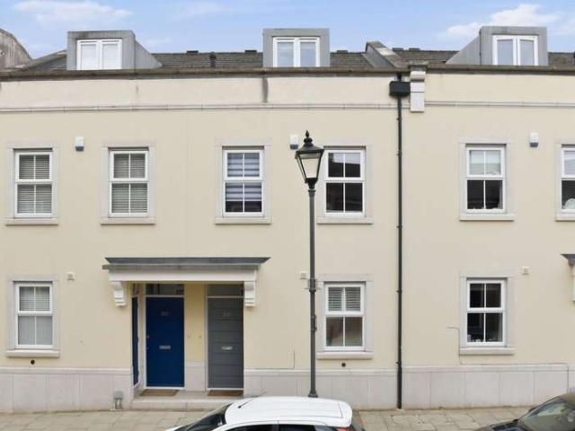 Cottage for sale in Dickens Heath, West Midlands