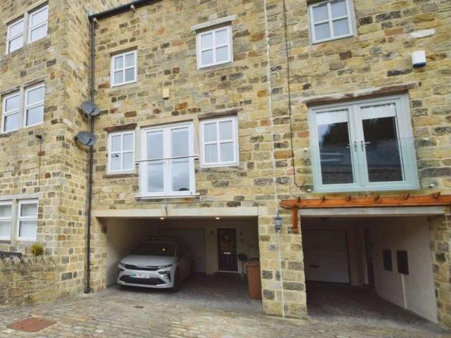 Cottage for sale in Lane End, Bradford