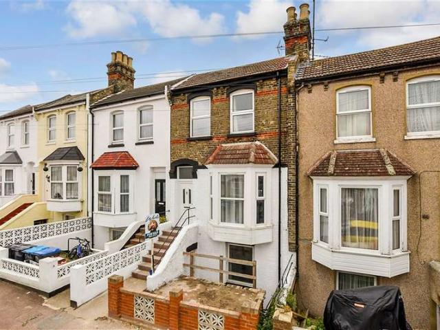 Cottage for sale in Cliftonville West, Acol