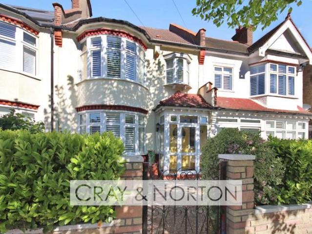 Cottage for sale in London Borough of Croydon, Addiscombe