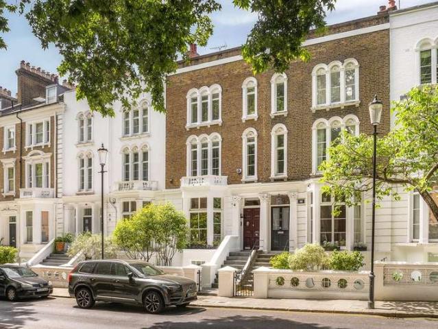 Cottage for sale in Kensington, Greater London
