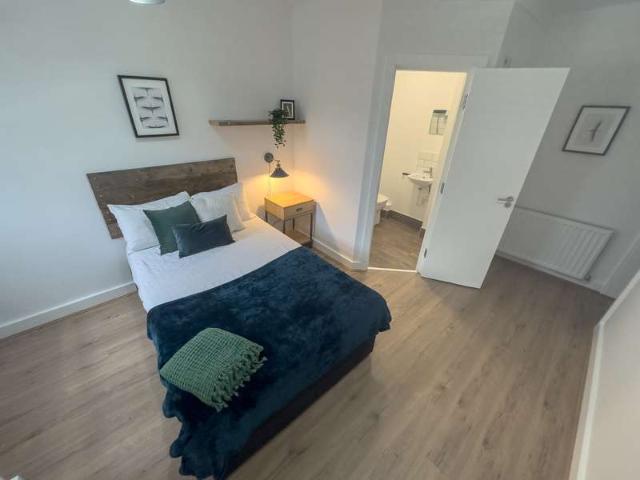 Cottage for rent in Kensington, Calderstones
