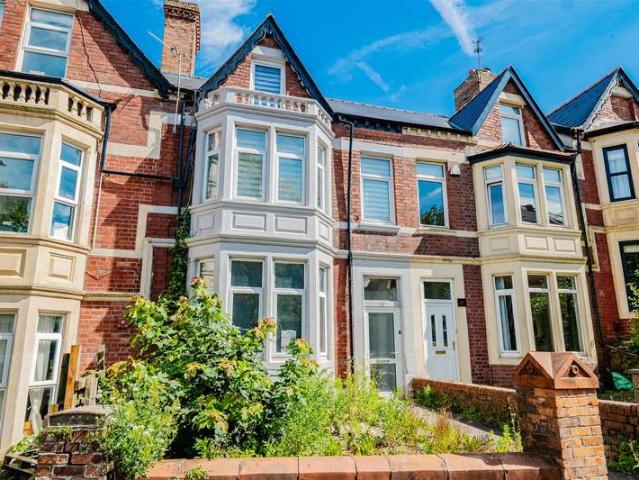 Cottage for sale in The Knap, Barry