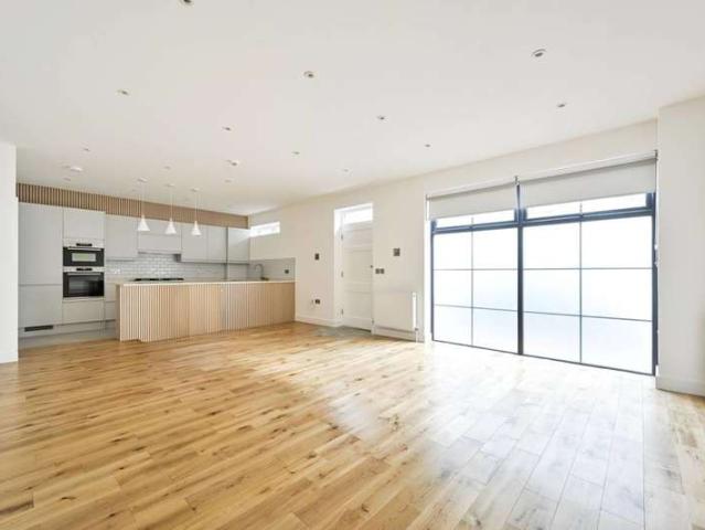 Terraced House for sale in Earl's Court, Earl's Court