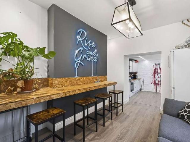Cottage for sale in Mount Wise