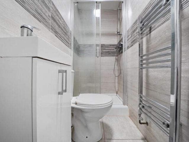 Cottage for rent in Calderstones