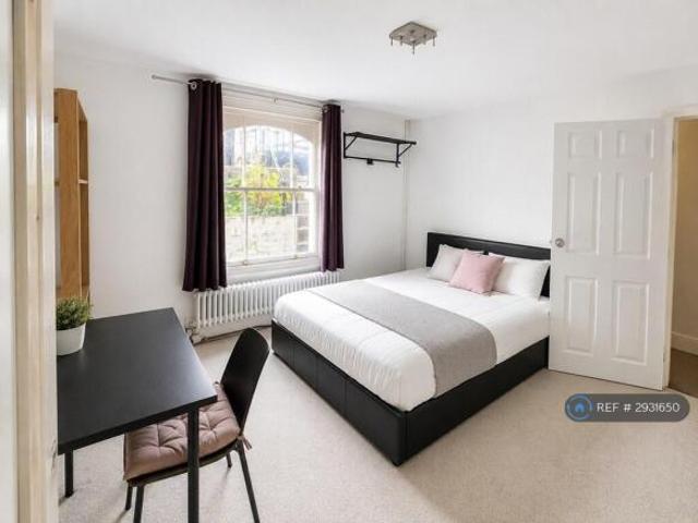 Cottage for rent in Cat Hill