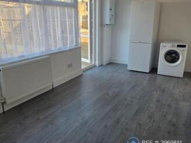 Cottage for rent in Cat Hill